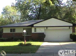 19825 Magnolia Pkwy, Southfield, MI 48075