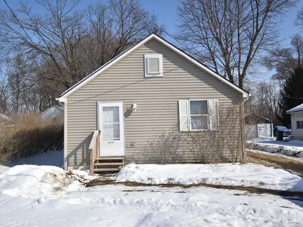 1918 N Byrkit St, Mishawaka, IN 46545