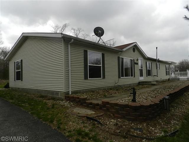 2nd image of 32893 School St