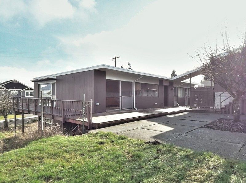 Level upper and lower yards