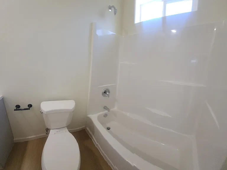 556 W Foothill Blvd — Photo 25