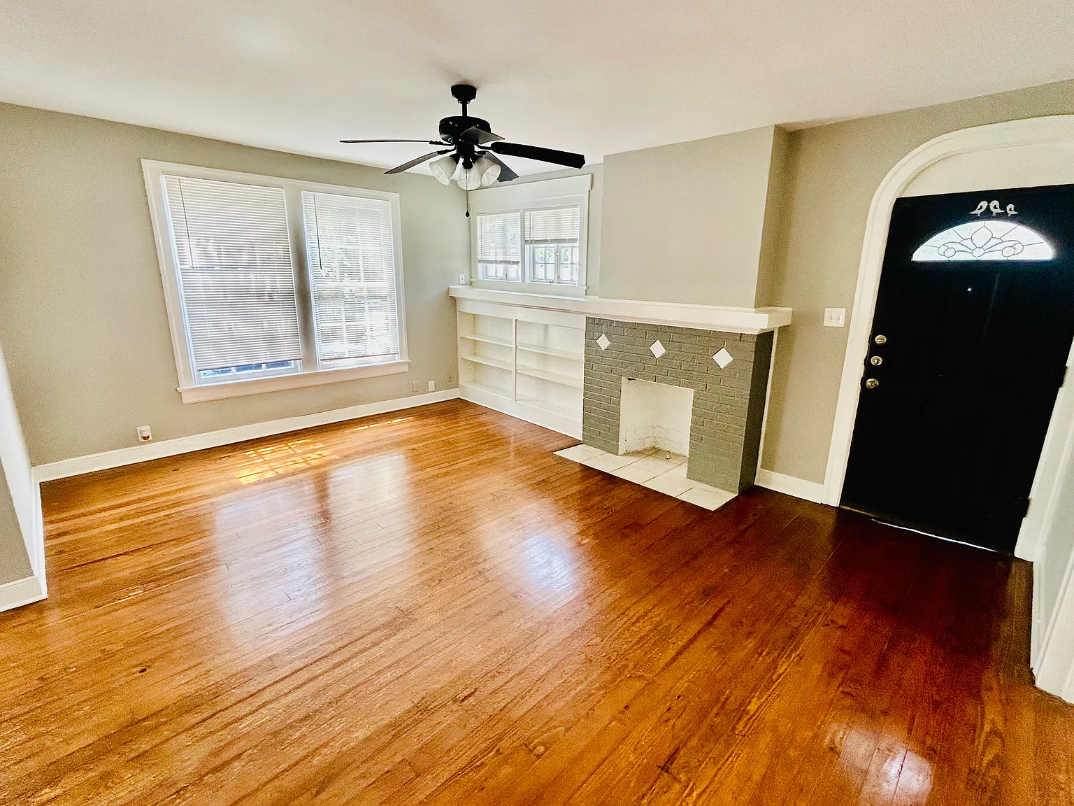 3 bed, 1500 sqft, $1,598 — Photo 2