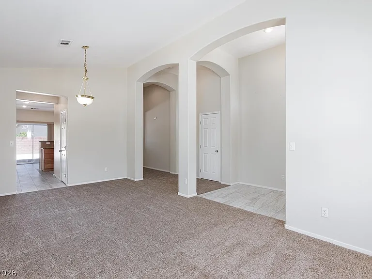 2598 Highland Cliff Dr — Photo 10