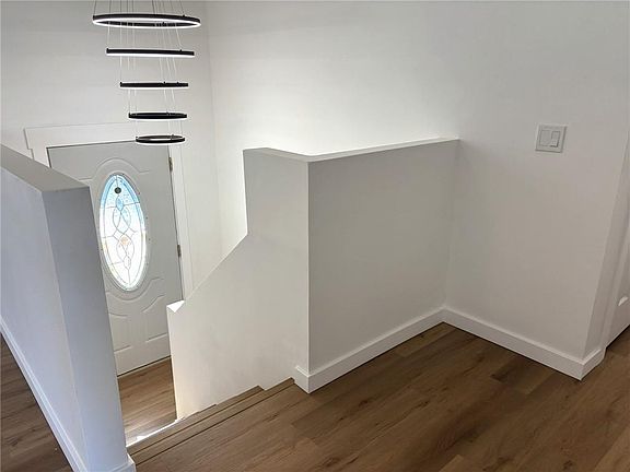 4th image of 3001 Dover St