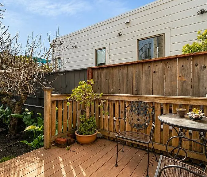 243 Waller St — Photo 7