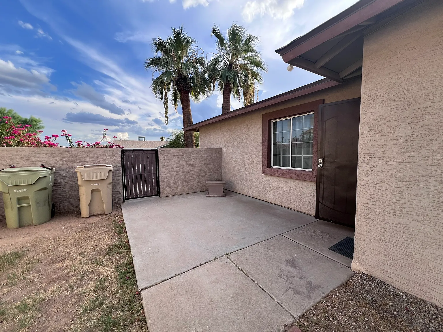3 bed, 1128 sqft, $1,950 — Photo 3