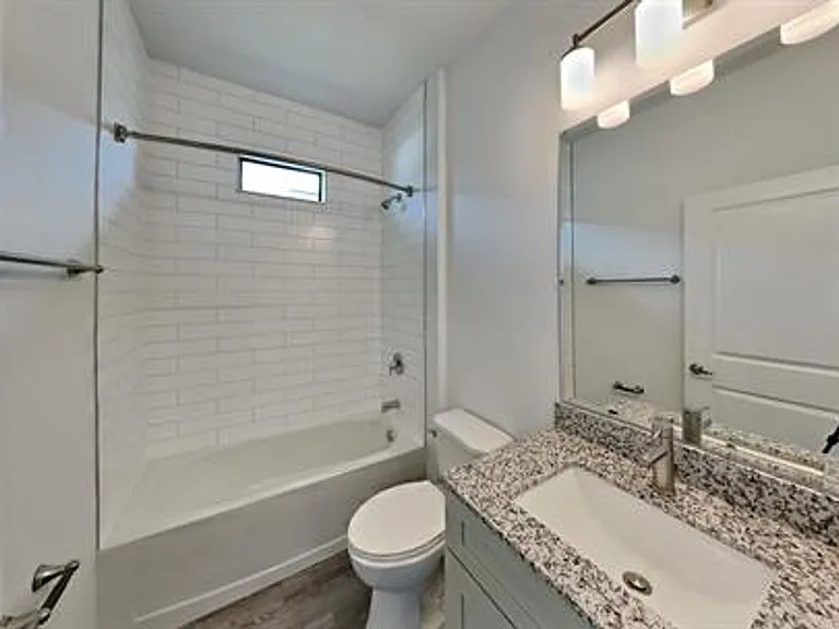 3106 SE Santa Barbara Pl — Photo 12