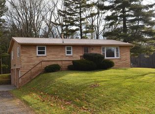 959 Crestview Dr, Crestline, OH 44827