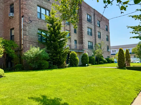 128-18 Newport Avenue image 11 of 17