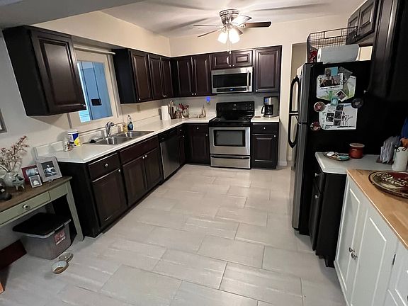 5th image of 338 Church St