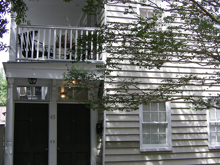 45 Elizabeth St #B — Photo 2