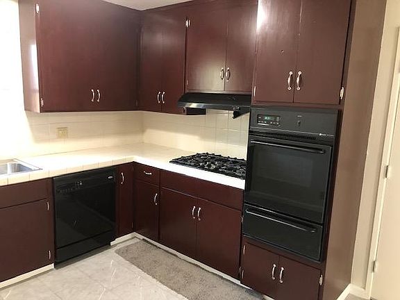 Another view of the kitchen.