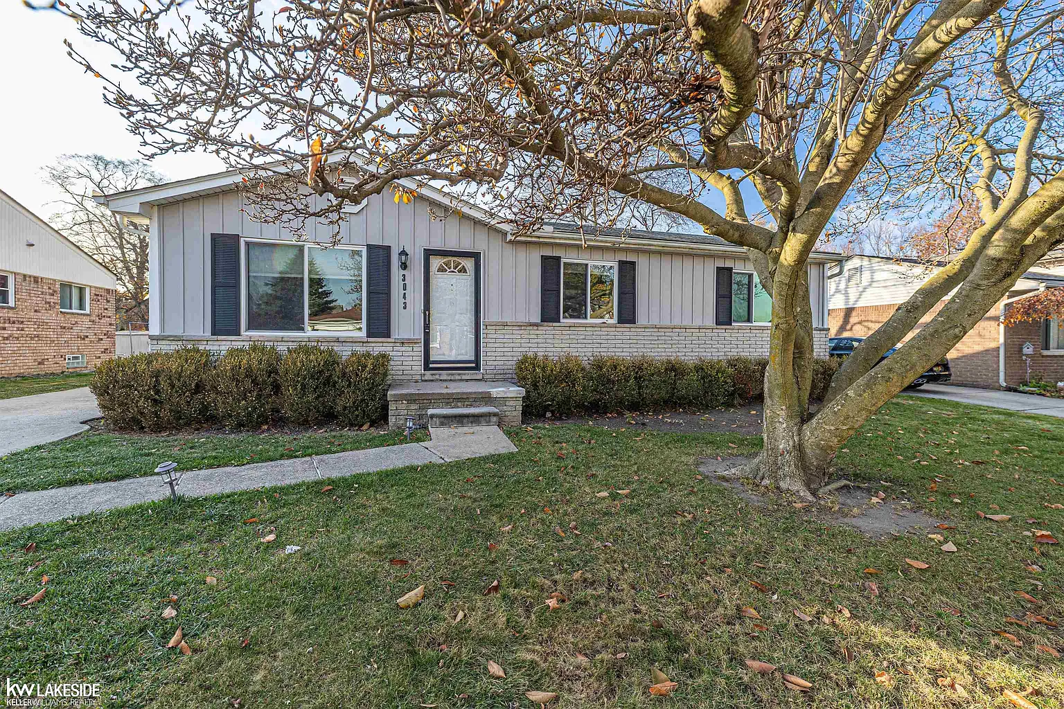 3043 Heritage Dr photo 1