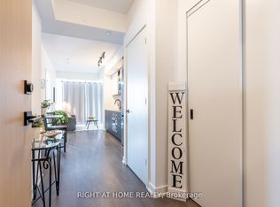 36 Zorra St #1101, Toronto, ON M8Z 0G5