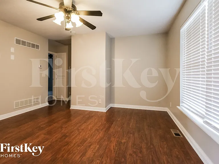 2211 Glenside Rd — Photo 6