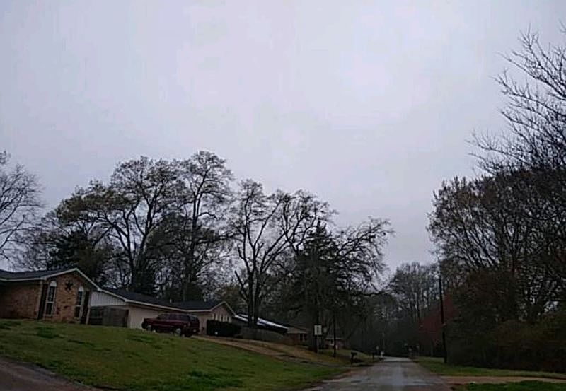 2nd image of 512 Indian Creek Dr