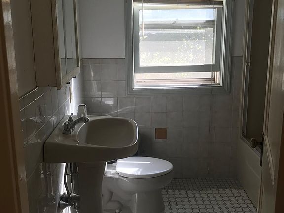 5th image of 10 Auburn Ave Floor 2