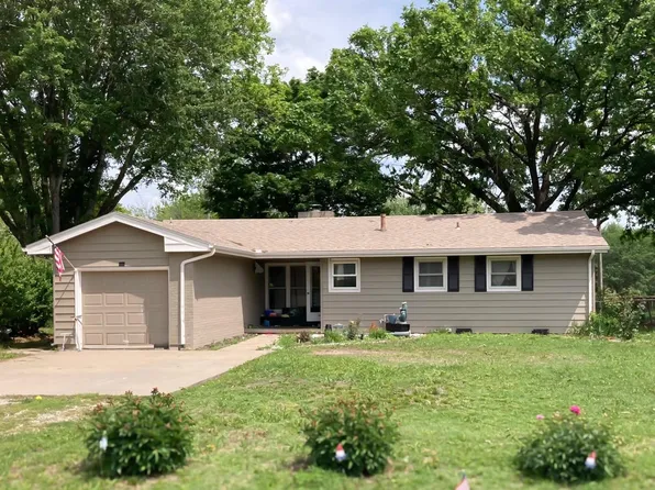 804 S Main St, Leon, KS 67074