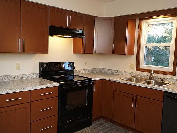 5th image of 5675 Kenwood Dr