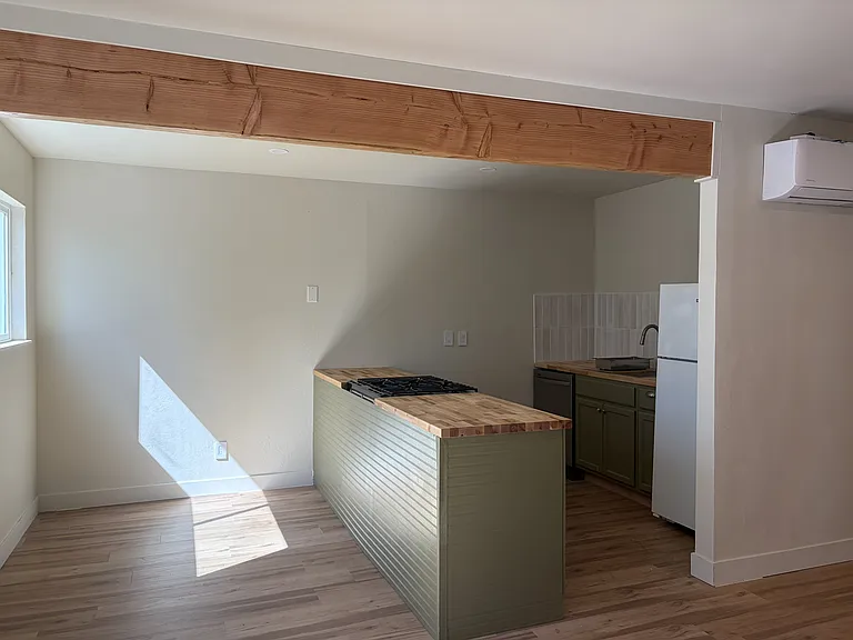 1504 Bay St #7 — Photo 2