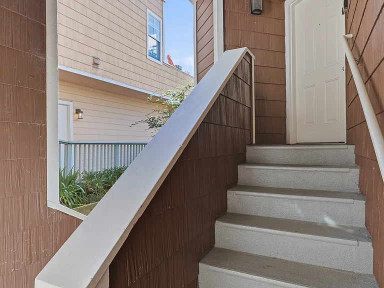 437 Norfolk Dr — Photo 102