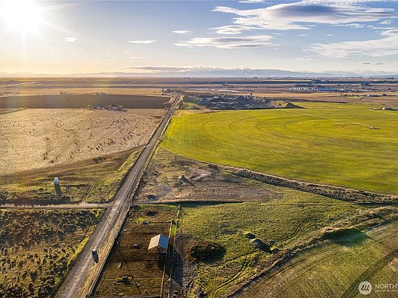 4th image of 2-2 Mae Valley Rd NE