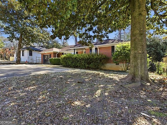 3rd image of 2379 N Decatur Rd