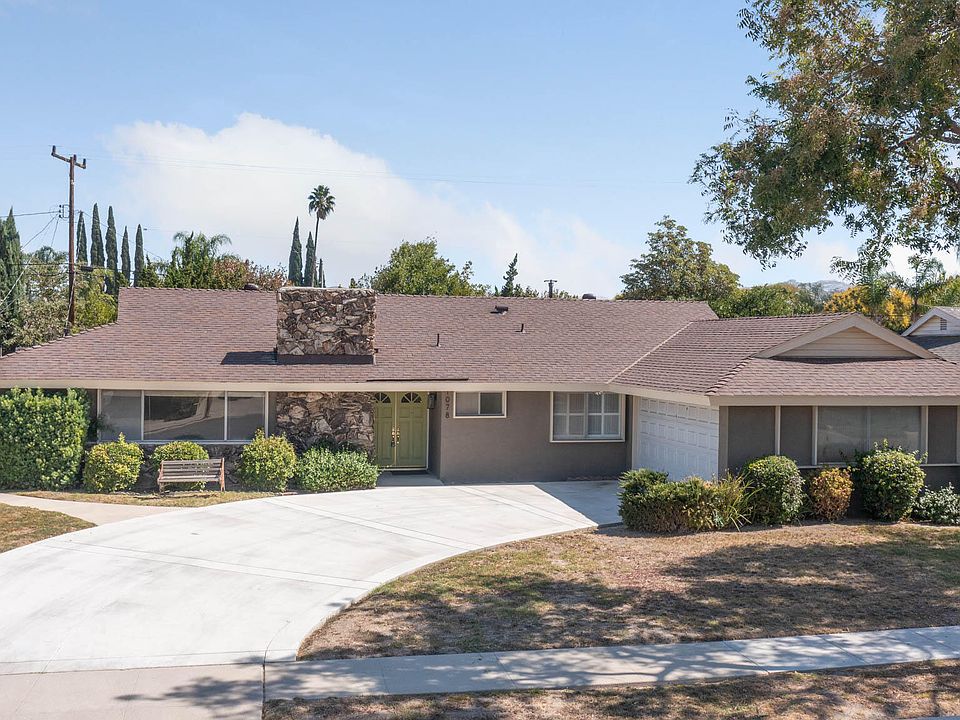 1st image of 1078 Stanford Dr