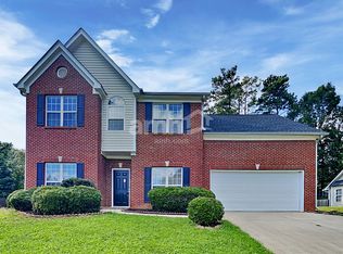 952 Waldwick Dr, Lawrenceville, GA 30045