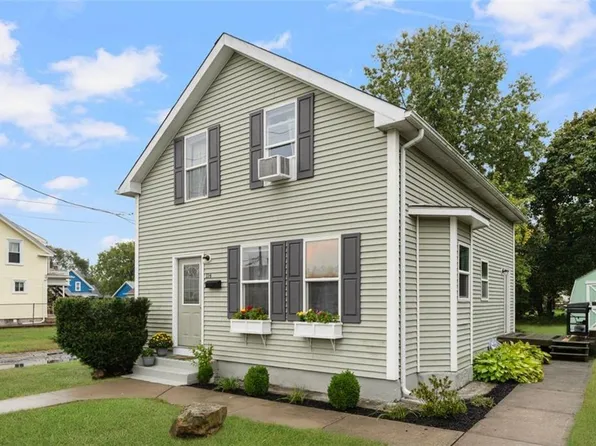 114 Pontiac St, Warwick, RI 02886
