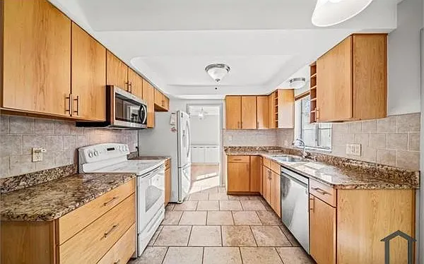21516 Halworth Rd — Photo 10