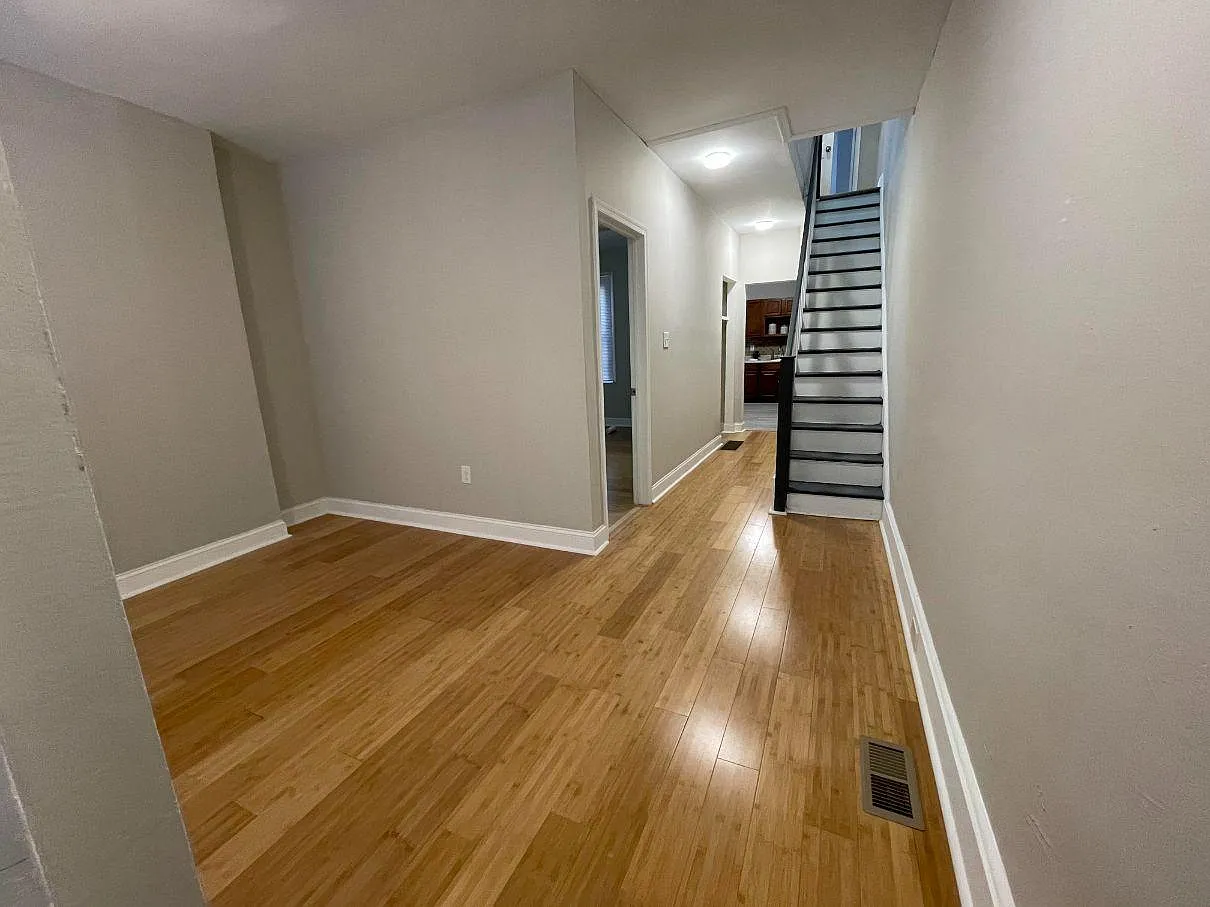 4 bed, 1300 sqft, $1,850 — Photo 1