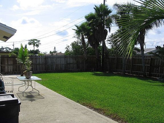 Large Fenced Yard, room for a pool