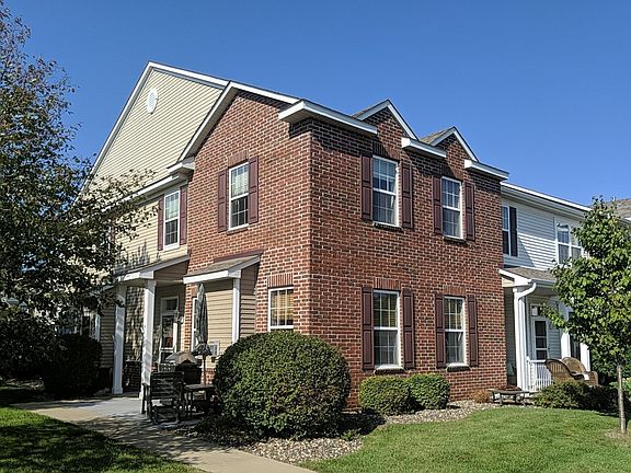 2nd image of 10921 Fergus St NE