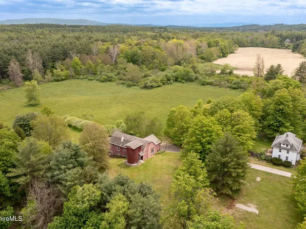 302 & 302A Egremont Plain Rd, Great Barrington, MA 01230