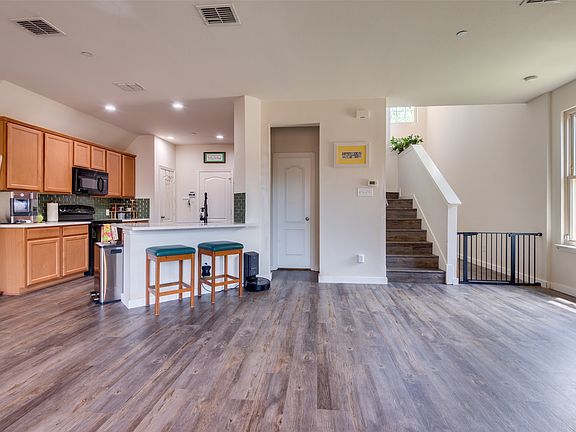 4th image of 2656 Jacobson Dr