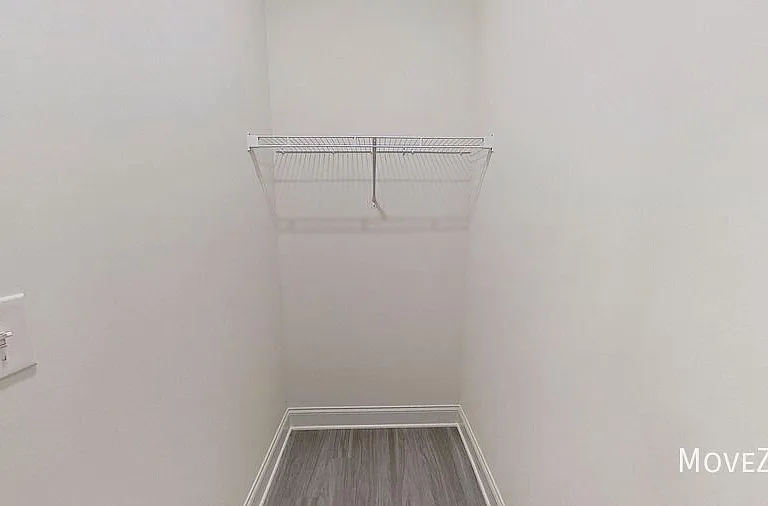 324 Houston St — Photo 26