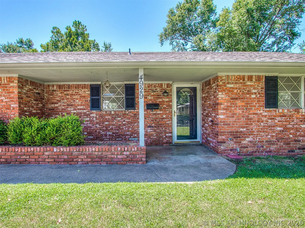 Building Photo - 4929 Amherst Dr