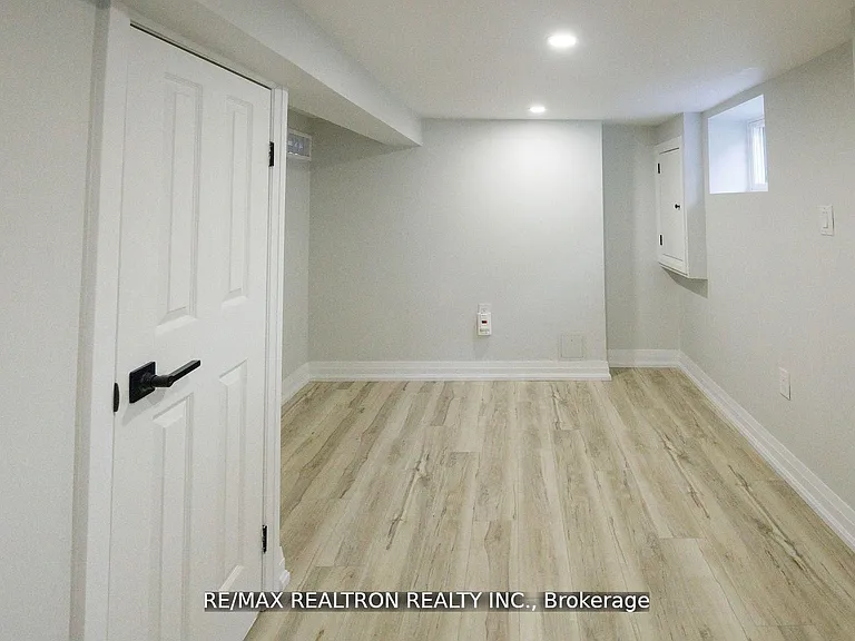 77 Hatherley Rd — Photo 25