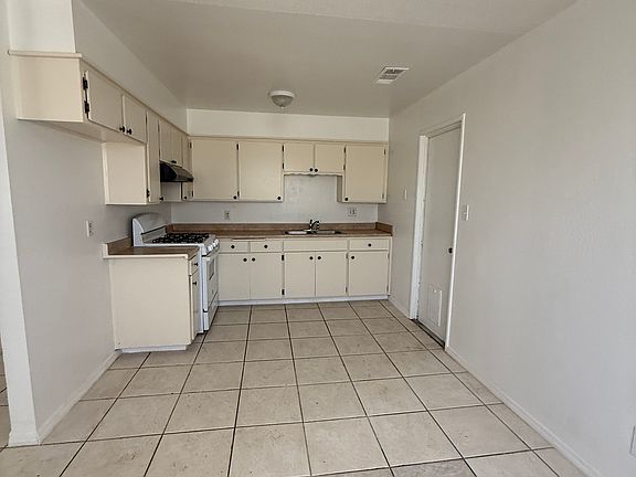 3rd image of 4411 W Victor Ave