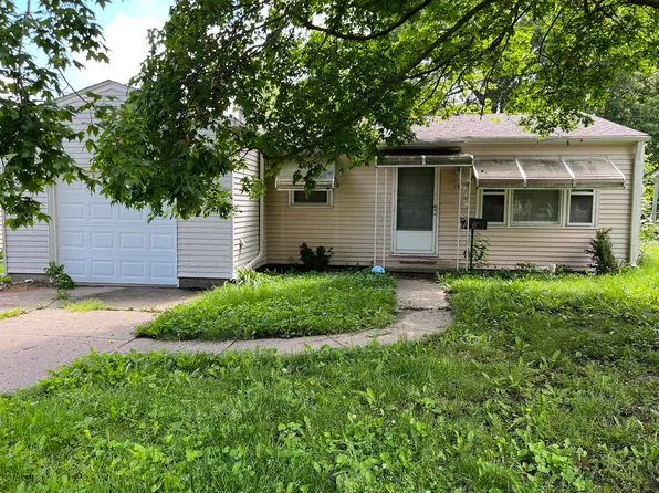 694 Ted St, Marshall, MO 65340