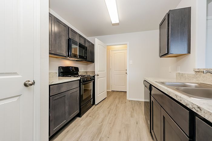 1st image of 1119 Imperial Heights Dr