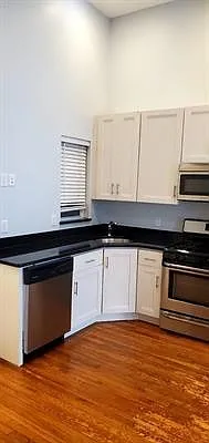 216 Hudson St #2F — Photo 2