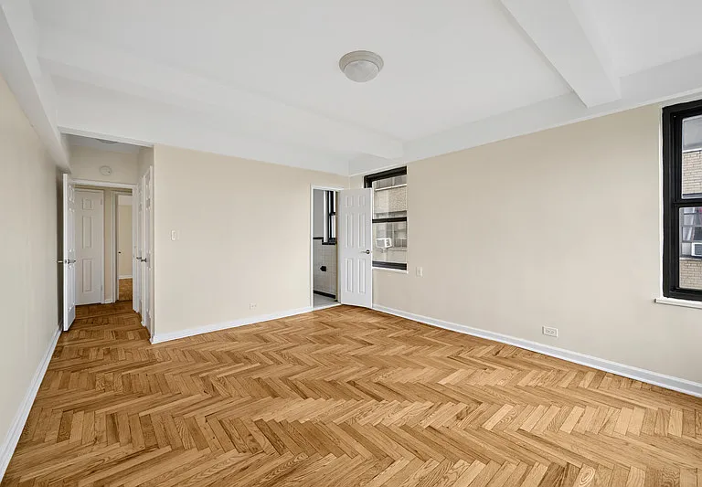 930 Grand Concourse #8F — Photo 7