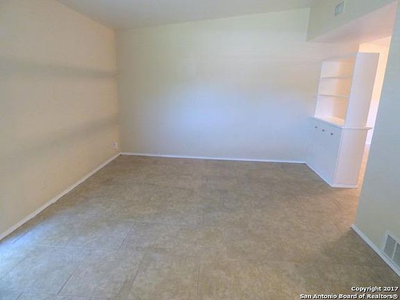 4th image of 106 Oakhurst Pl #106