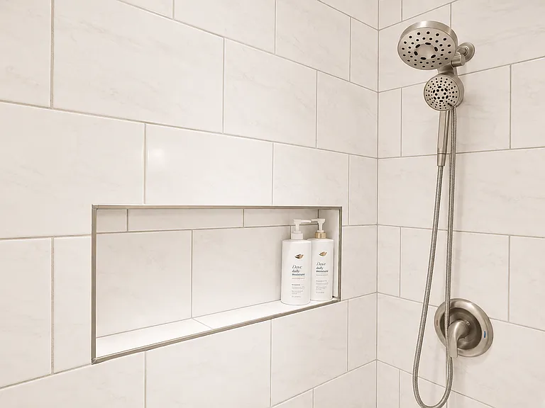 Main Ensuite - Large Tile Shower