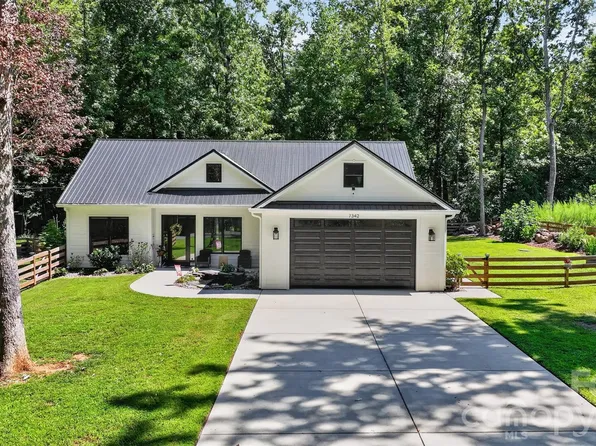 7342 Milan Dr, Huntersville, NC 28078