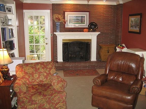 3rd image of 401 Maple Ave