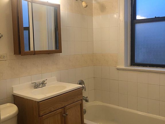 5th image of 4615 S Calumet Ave APT 3S