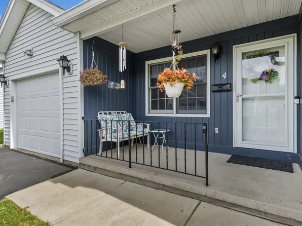 4 Coran Cir, Rochester, NY 14616